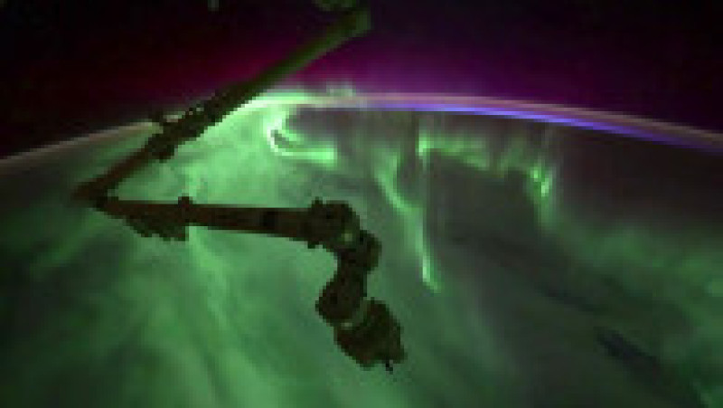 Imagine cu aurora boreală deasupra zonei dintre Australia și Antarctica. Foto: Profimedia Images | Poza 2 din 16