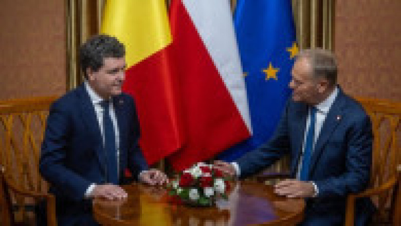 Nicușor Dan a fost întâmpinat la sediul guvernului de la Varșovia de premierul polonez Donald Tusk. Foto: Profimedia | Poza 10 din 17