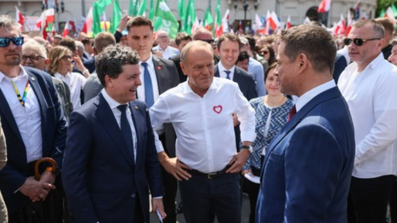 Nicușor Dan a fost întâmpinat la sediul guvernului de la Varșovia de premierul polonez Donald Tusk