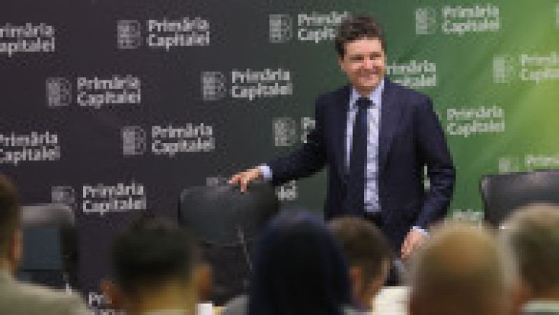 Şedinţa extraordinară a Consiliului General al Capitalei, convocată de primarul general și președintele ales Nicuşor Dan, în cadrul căreia se votează un proiect de hotărâre conform căruia viceprimarul Stelian Bujduveanu devine primarul interimar al Capitalei, în București, 23 mai 2025. Foto: Inquam Photos / George Călin | Poza 1 din 7