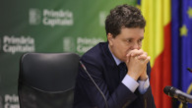 Şedinţa extraordinară a Consiliului General al Capitalei, convocată de primarul general și președintele ales Nicuşor Dan, în cadrul căreia se votează un proiect de hotărâre conform căruia viceprimarul Stelian Bujduveanu devine primarul interimar al Capitalei, în București, 23 mai 2025. Foto: Inquam Photos / George Călin | Poza 6 din 7