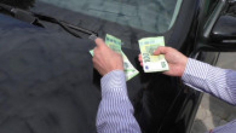 Flagrant Andrei Petru Dimitriu, Inspector anti-fraudă ANAF | Poza 2 din 8