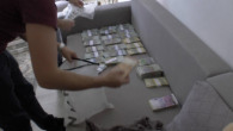 Flagrant Andrei Petru Dimitriu, Inspector anti-fraudă ANAF | Poza 5 din 8