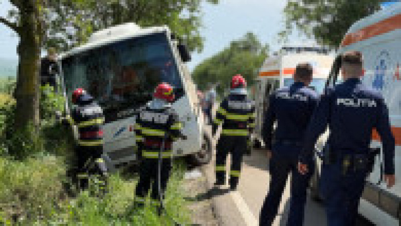 Planul Roșu de Intervenție a fost activat în Botoșani, după ce un autocar s-a răsturnat pe DN 29. Foto. ISU Botoșani | Poza 6 din 7
