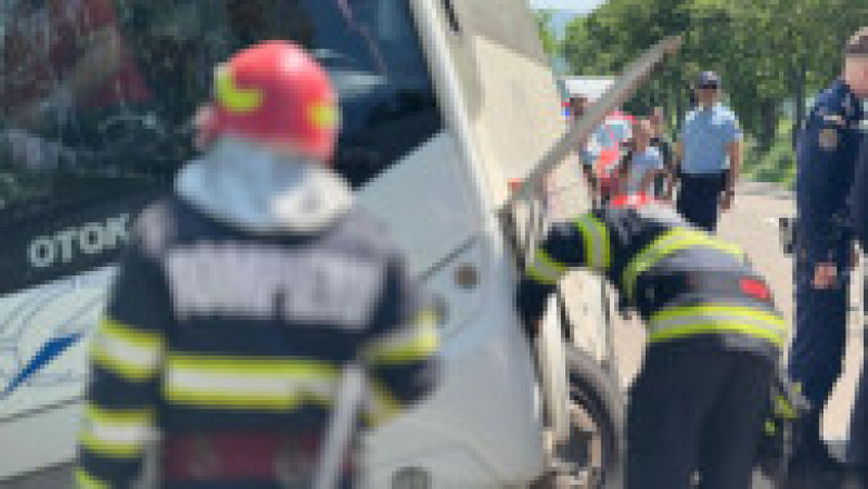 Planul Roșu de Intervenție a fost activat în Botoșani, după ce un autocar s-a răsturnat pe DN 29. Foto. ISU Botoșani | Poza 7 din 7