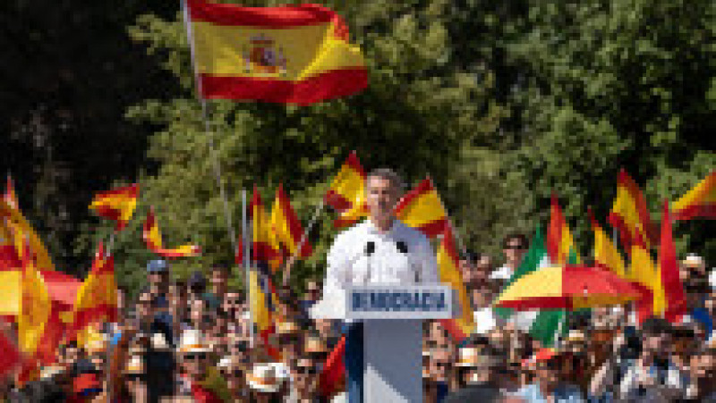 Mii de persoane protestează într-o piață centrală din Spania împotriva guvernului și premierului Pedro Sánchez. 8 iunie 2025. Foto. Profimedia | Poza 2 din 8