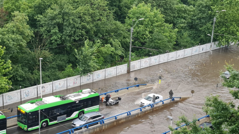 Străzi inundate în București și Ilfov. Foto. Digi24.ro