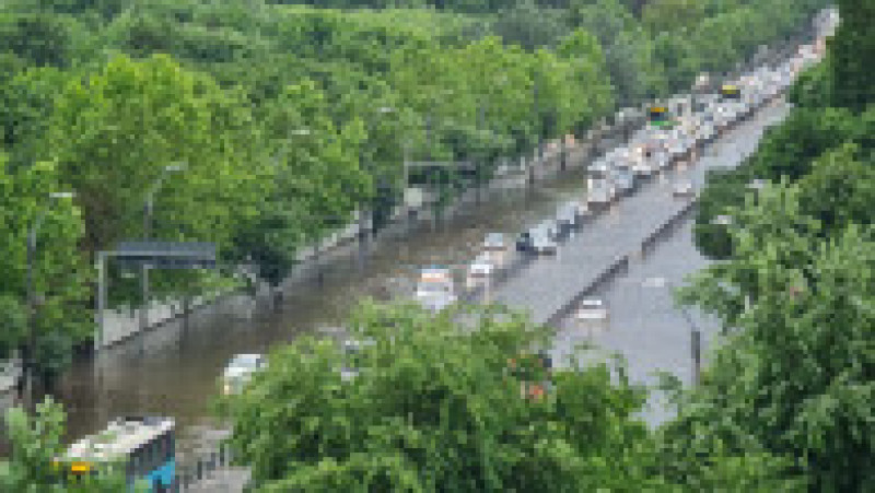 Străzi inundate în București și Ilfov. Foto. Digi24.ro | Poza 2 din 7
