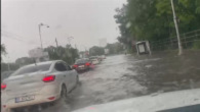 Străzi inundate în București și Ilfov. Foto. Digi24 | Poza 7 din 7