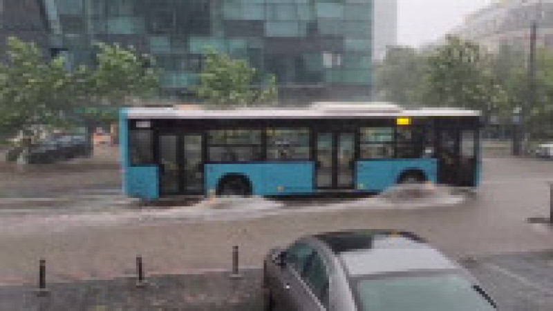 Străzi inundate în București și Ilfov. Foto. Digi24 | Poza 6 din 7