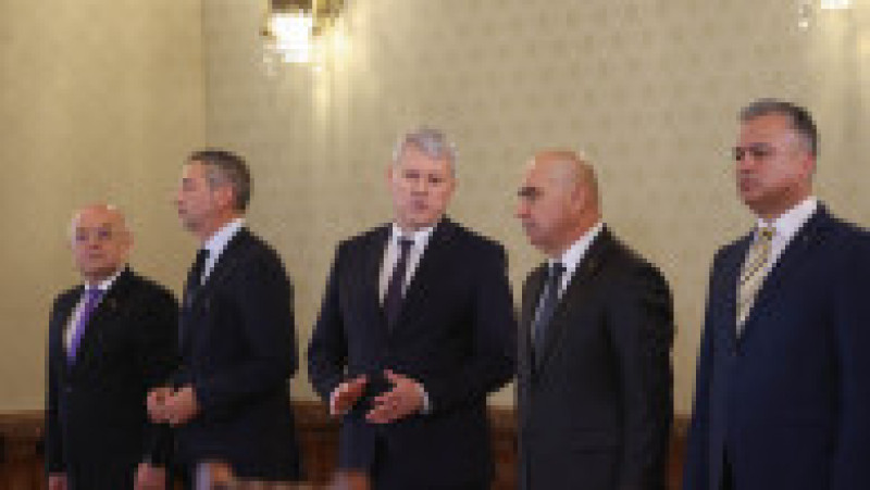 Nicușor Dan, președintele României, se întâlnește cu reprezentanții PNL în timpul consultărilor cu partidele şi formaţiunile politice parlamentare în vederea desemnării candidatului la funcţia de prim-ministru, la Palatul Cotroceni din București, 19 iunie 2025. Inquam Photos / George Călin | Poza 6 din 10