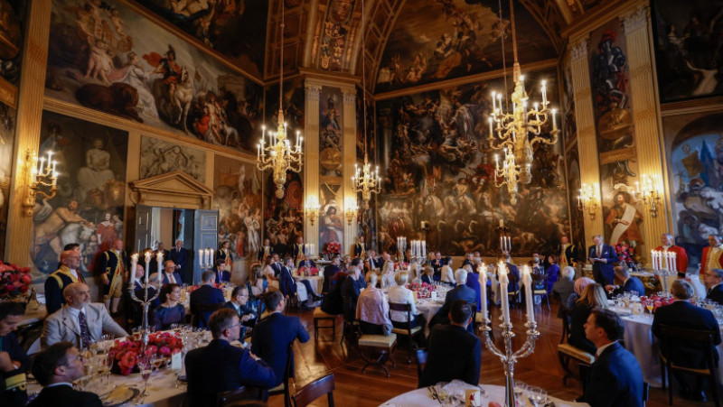 HAGA - Regele Willem-Alexander ține un discurs înaintea cinei cu șefii de stat și de guvern la Palatul Huis Ten Bosch. Cina marchează începutul summitului NATO de la Haga. Foto:Profimedia