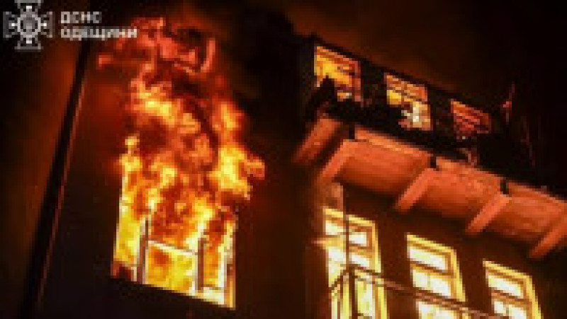 Rușii au atacat clădiri rezidențiale din Odesa. Foto: Serviciul de Urgență de Stat al Ucrainei | Poza 1 din 4