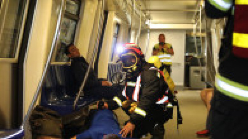 Imagini din timpul intervențiilor desfășurate la stația de metrou Academia Militară, în cadrul exercițiului național Seism 2025. Foto: IGSU | Poza 7 din 7