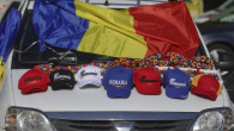Reprezentanți și simpatizanți ai AUR protestează în București împotriva „austerității” pregătite de viitoarea coaliție de guvernare. Inquam Photos / Octav Ganea | Poza 12 din 15