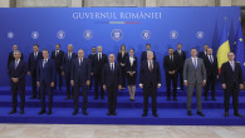 Cabinetul Ilie Bolojan. Poză de grup a membrilor Guvernului României. Foto: Inquam Photos / Octav Ganea | Poza 5 din 13