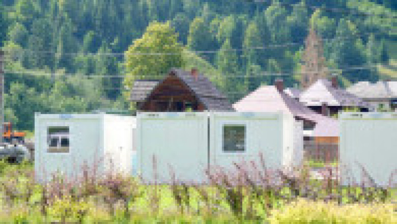 Containere pentru cazarea sinistraților. Foto- Guvern | Poza 1 din 4