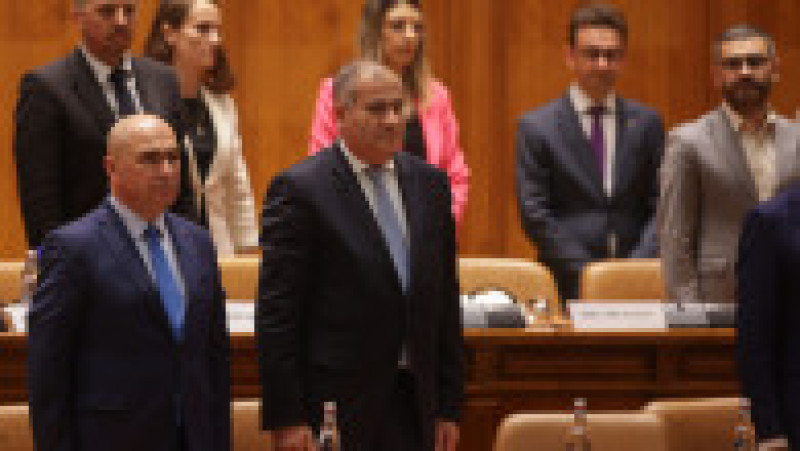 Guvernul își angajează răspunderea pe pachetul de măsuri fiscale și bugetare pentru limitarea cheltuielilor publice, la Palatul Parlamentului din București, 7 iulie 2025. Inquam Photos / George Călin | Poza 8 din 9
