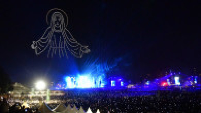 Instantaneu din timpul concertului lui Marko Perkovic, alias Thompson, la Zagreb. Foto: Profimedia | Poza 2 din 3