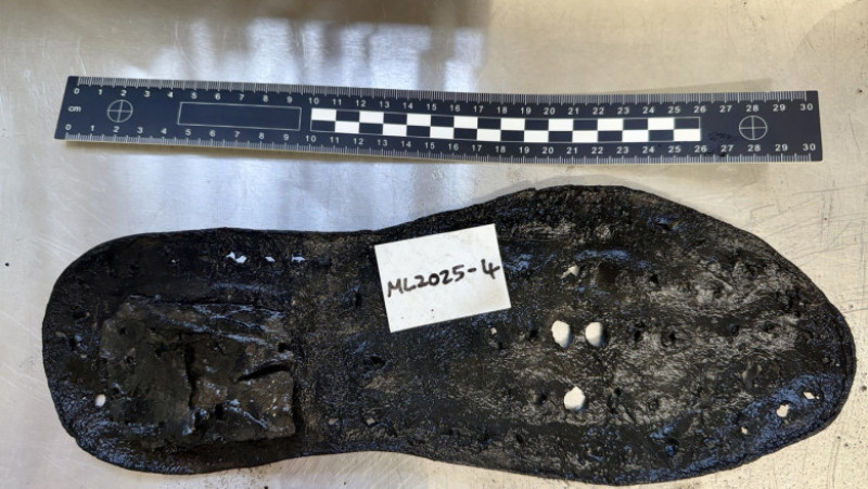 Talpa unui pantof numărul 49, descoperită în Anglia. Foto: Profimedia