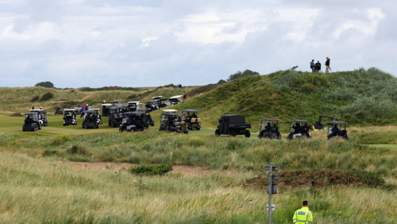 Donald Trump joacă golf sâmbătă în Scoția. Foto. Profimedia