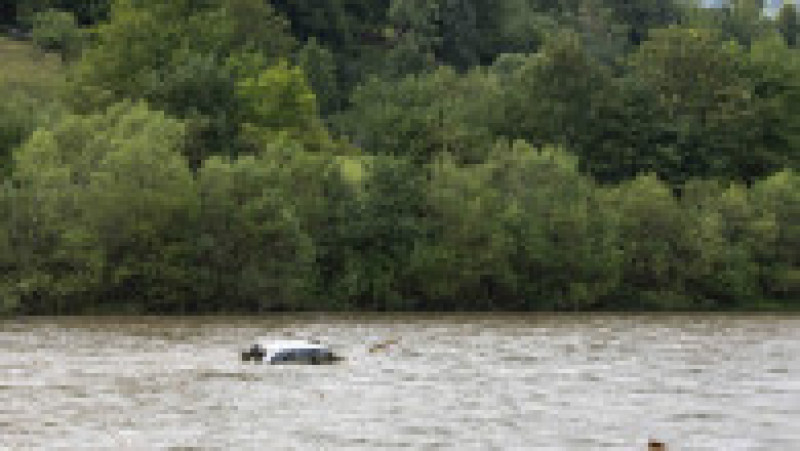 Urmari ale inundatiilor aparute in urma unor ploi torentiale in amonte de localitatea Brosteni, judetul Suceava, 28 iulie 2025. FOTO. Inquam Photos / Casian Mitu | Poza 8 din 8