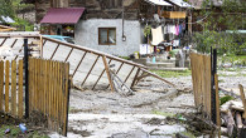 Urmari ale inundatiilor aparute in urma unor ploi torentiale in amonte de localitatea Brosteni, judetul Suceava, 28 iulie 2025. FOTO. Inquam Photos / Casian Mitu | Poza 4 din 8