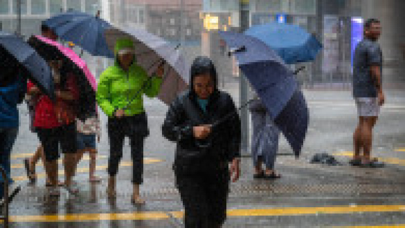 Ploile taifunului Wipha au lovit Hong Kong / Profimedia Images | Poza 10 din 24