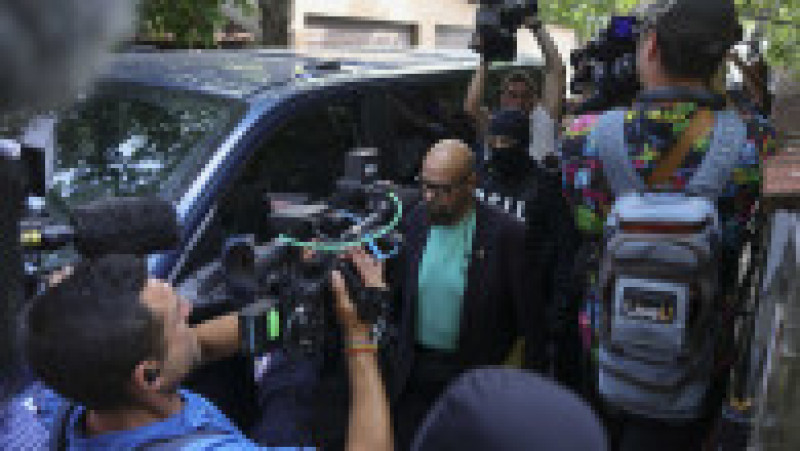 Cristian Popescu Piedone a făcut primele declarații după descinderile DNA, la locuința sa din Ilfov. FOTO: inquam Photos/ Octav Ganea | Poza 4 din 5