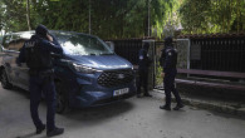 Cristian Popescu Piedone a făcut primele declarații după descinderile DNA, la locuința sa din Ilfov. FOTO: inquam Photos/ Octav Ganea | Poza 3 din 5