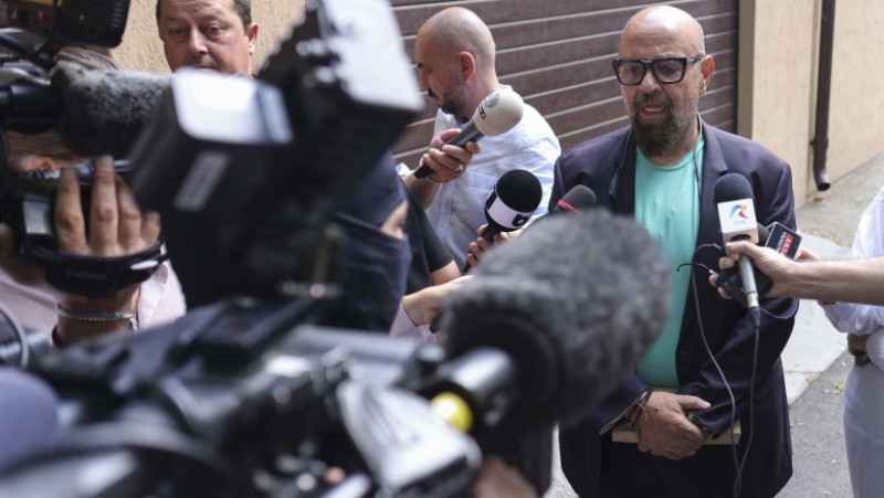 Cristian Popescu Piedone a făcut primele declarații după descinderile DNA, la locuința sa din Ilfov. FOTO: inquam Photos/ Octav Ganea