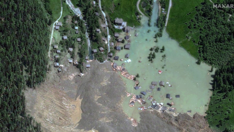 Cei 300 de locuitori ai satului Blatten din Elveția au fost evacuați cu câteva zile înainte de producerea dezastrului, după ce geologii au avertizat că muntele a devenit foarte instabil. Foto: Profimedia Images