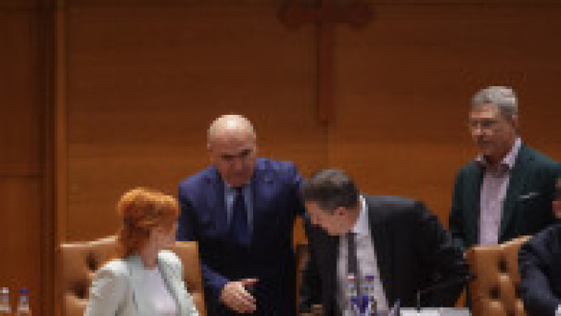 Dezbatere și vot asupra celor patru moţiuni de cenzură depuse de AUR, S.O.S România şi POT la adresa Guvernului Ilie Bolojan, în urma angajării răspunderii pe cinci proiecte de lege care cuprind măsurile din pachetul doi de reformă, la Palatul Parlamentului din București, 7 septembrie 2025. Foto: Inquam Photos / George Călin | Poza 9 din 10