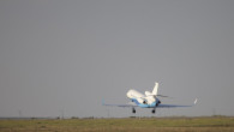 Avionul cu care Ursula von der Leyen a ajuns luni, 1 septembrie, la Baza aeriană Mihai Kogălniceanu din România Foto: Inquam Photos | Poza 26 din 31