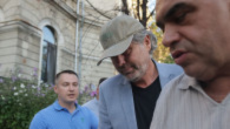 Jurgen Faff este escortat de către polițiști ai Serviciului de Investigare a Criminalităţii Economice în sediul secției 1 de Poliție din București, 15 septembrie 2025. Foto: Inquam Photos / George Călin | Poza 3 din 5