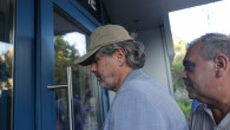 Jurgen Faff este escortat de către polițiști ai Serviciului de Investigare a Criminalităţii Economice în sediul secției 1 de Poliție din București, 15 septembrie 2025. Foto: Inquam Photos / George Călin | Poza 4 din 5