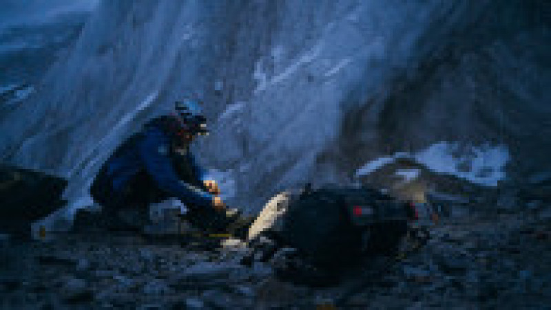 Andrzej Bargiel, polonezul care a făcut istorie coborând Everestul pe schiuri, fără oxigen suplimentar. Foto: Profimedia | Poza 6 din 6