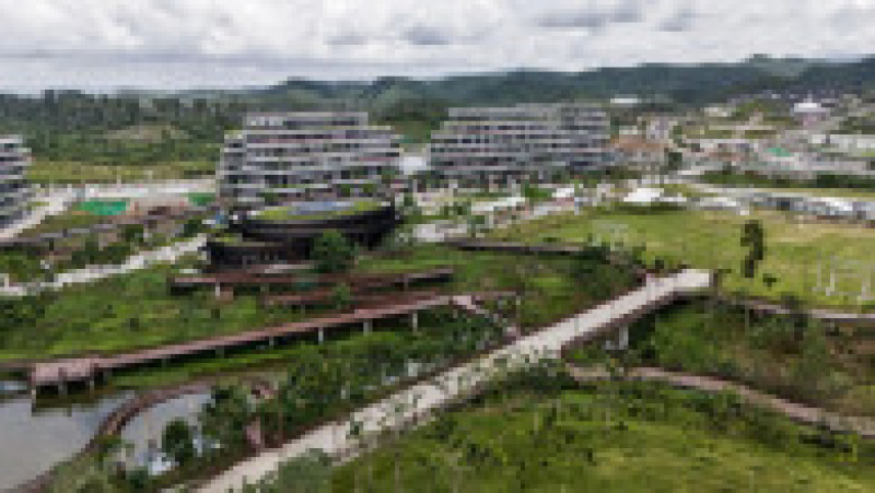 O mare parte din Nusantara se află în continuare sub construcție. Orașul pare mai degrabă o atracție turistică decât un oraș ce va deveni noua capitală a Indoneziei. Foto: Profimedia Images | Poza 6 din 8