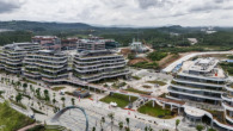 O mare parte din Nusantara se află în continuare sub construcție. Orașul pare mai degrabă o atracție turistică decât un oraș ce va deveni noua capitală a Indoneziei. Foto: Profimedia Images | Poza 8 din 8