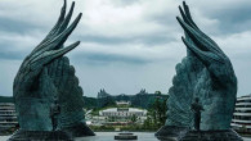 O mare parte din Nusantara se află în continuare sub construcție. Orașul pare mai degrabă o atracție turistică decât un oraș ce va deveni noua capitală a Indoneziei. Captură foto: X | Poza 2 din 8