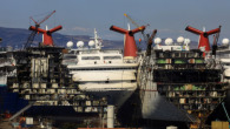 Șantierul de demolare a navelor din Aliaga este al patrulea cel mai mare complex de acest gen din lume. Foto: Reuters | Poza 2 din 6