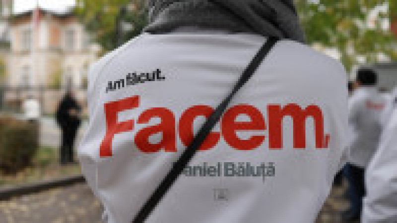 Daniel Băluță, candidatul PSD la alegerile pentru funcția de primar general al Capitalei își depune dosarul de candidatură la Biroul Electoral Municipal din București, 15 noiembrie 2025. Inquam Photos/ George Călin | Poza 7 din 9