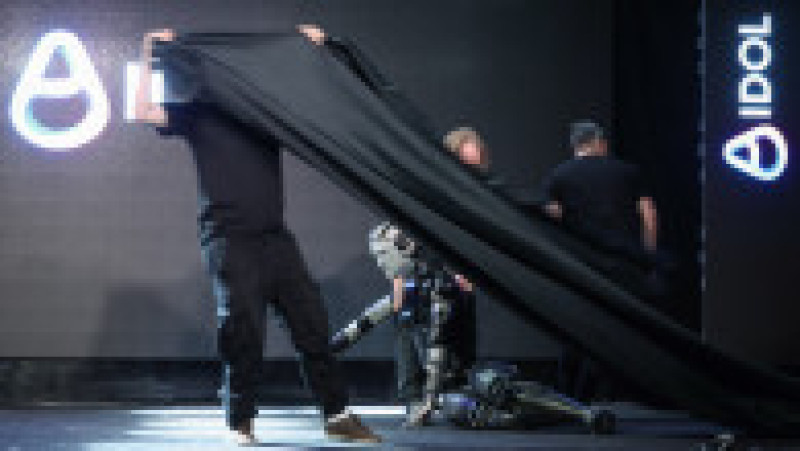 Lansarea cu peripeții a robotului rusesc Aidol. Foto: Profimedia | Poza 5 din 7