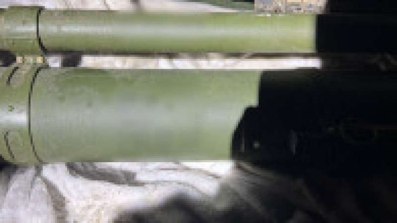 Vameșii au descoperit 18 rachete antitanc portabil, 8 lansatoare de grenade anti-tanc, un sistem portabil de apărare antiaeriană  și piese ale unei drone. | Poza 7 din 8