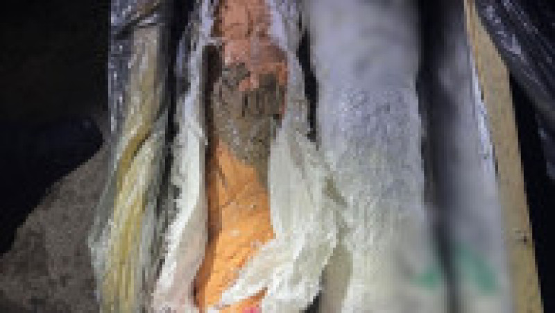 Vameșii au descoperit 18 rachete antitanc portabil, 8 lansatoare de grenade anti-tanc, un sistem portabil de apărare antiaeriană  și piese ale unei drone. | Poza 3 din 8