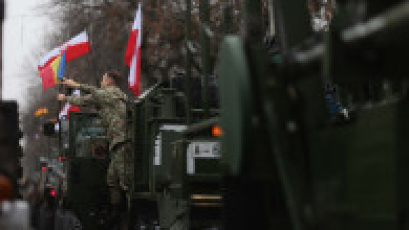 Soldați se pregătesc pentru începerea paradei militare de Ziua Națională a României, în București, 1 decembrie 2025. Foto: Inquam Photos/ Octav Ganea | Poza 22 din 24