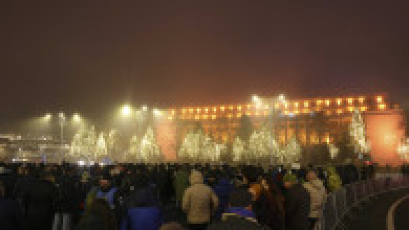 Aproximativ o mie de persoane au protestat în Piața Victoriei, în urma materialului Recorder privind funcționarea Justiției în România, cerând demisia Liei Savonea, București, 11 decembrie 2025.
Foto: Inquam Photos / Octav Ganea | Poza 6 din 8