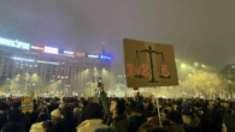 A treia zi de proteste pentru o justiție corectă. Manifestații în București și în marile orașe. Foto: Digi24.ro | Poza 2 din 8