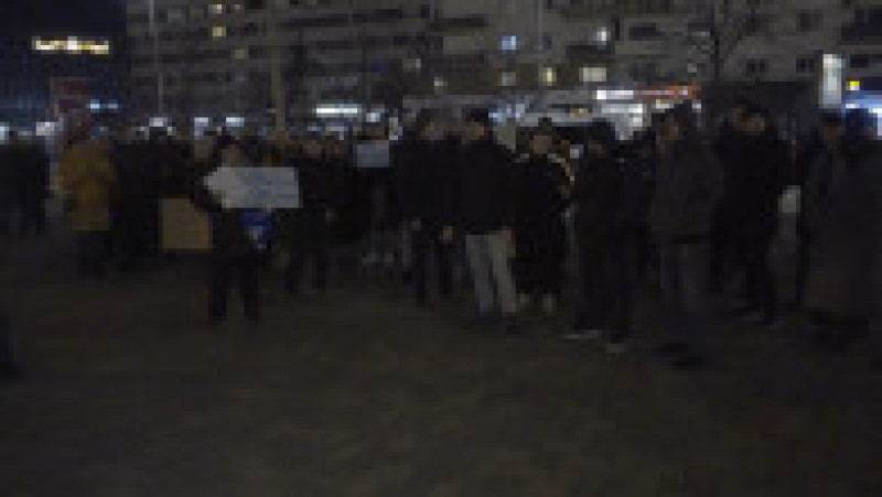 Peste 200 de persoane protestează în fața Tribunalului Iași, cerând o justiție independentă. Foto: Digi24 | Poza 4 din 4