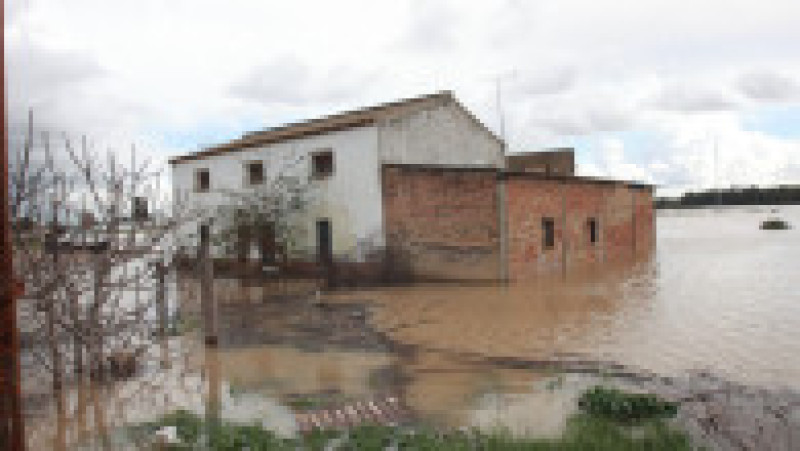 Apeluri la amânarea alegerilor prezidențiale, în timp ce furtuna Leonardo lovește Portugalia și Spania. Sursa: Profimedia | Poza 7 din 8